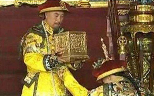 和珅和乾隆的关系，乾隆和珅纪晓岚的真实关系是什么（“大贪官”和珅为什么不在乾隆帝死前就与嘉庆帝搞好关系）