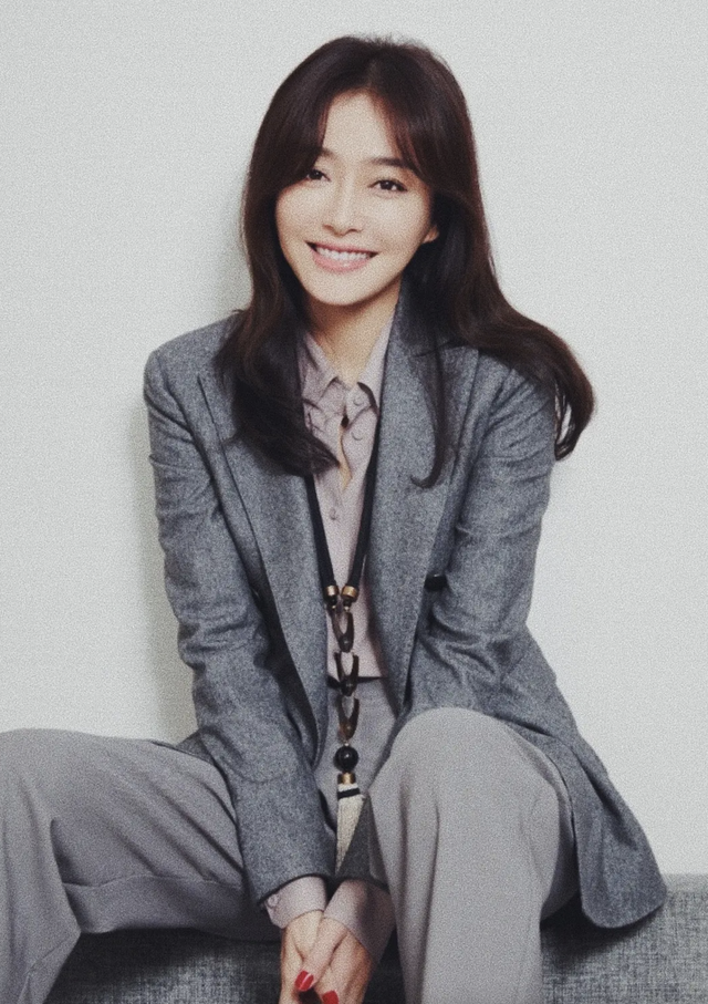 陆川个人资料简介，陆川简介（和她生命中爱过的2个重要男人）