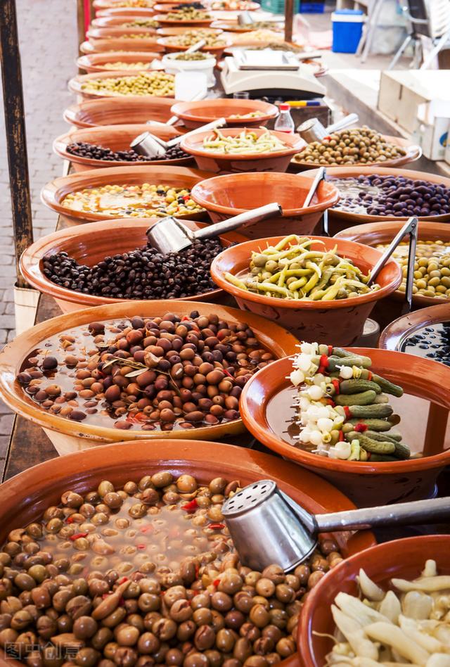 世界十大垃圾食品，全球公认10大垃圾食品（十种受人欢迎的垃圾食品）