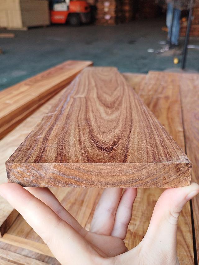 亚花梨木地板的优缺点,亚花梨木地板和橡木地板哪个好(皇室专用——亚