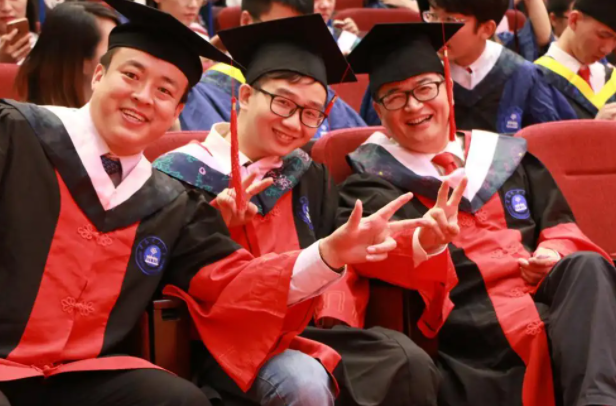 博士毕业后就业去向，重庆大学毕业后好找工作吗（博士求职月薪5000没人要）