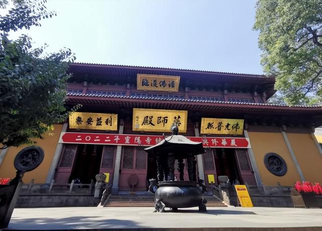 灵隐寺旅游的攻略是什么，灵隐寺必去的地方（拥有近两千风雨的灵隐寺）