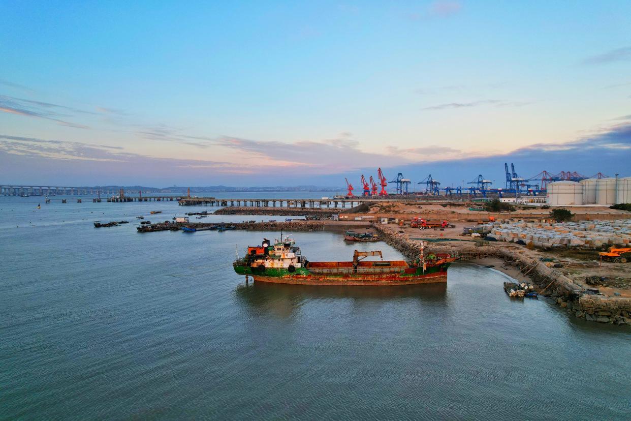 遇到一些意想不到的大自然景观,石湖码头位于泉州石狮蚶江镇,紧挨着