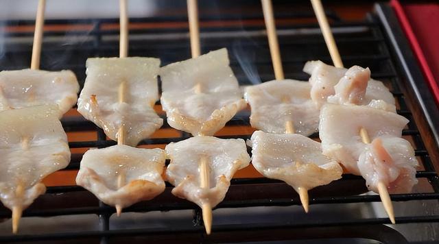 在家怎么做烧烤好吃又简单，烧烤摊必点的5道烧烤