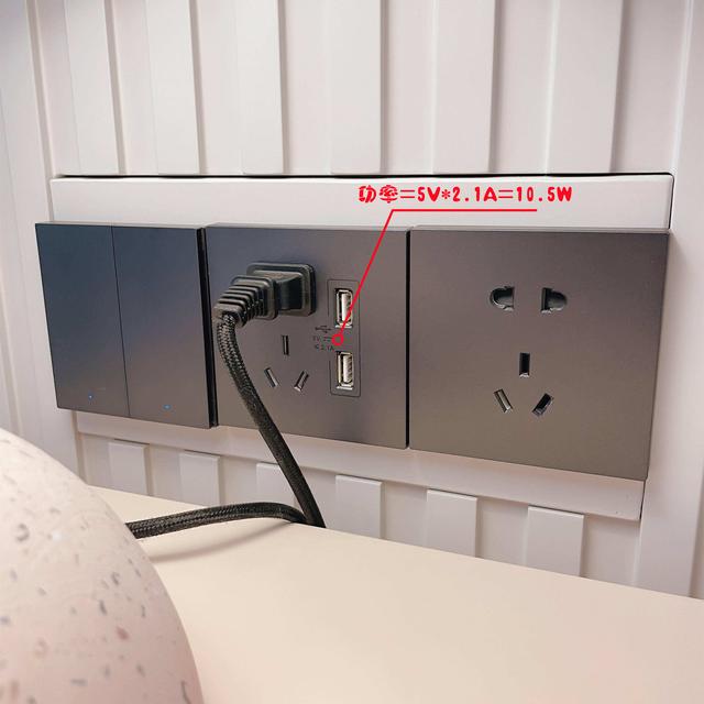 卧室灯多少瓦合适，卧室灯一般多少瓦（卧室里的7个地方“穷装”更好用）