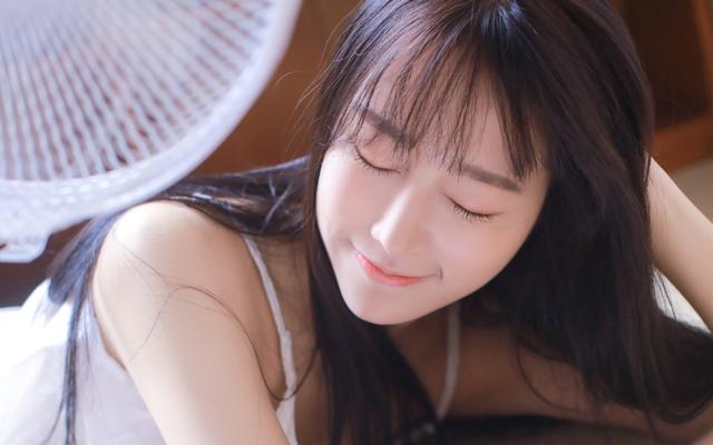 哄女生开心的语录，哄女生开心的语录短句（女孩生气了怎么哄她开心句子）