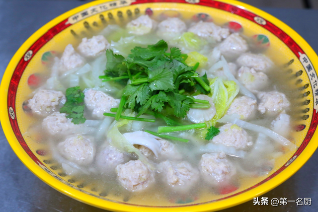 猪肉丸子汤的做法，豆腐猪肉丸子汤的做法（分享4道丸子汤）