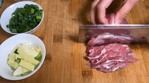 肉炒土豆丝怎么炒好吃，土豆丝炒肉怎样炒好吃（土豆肉丝在家这样做）