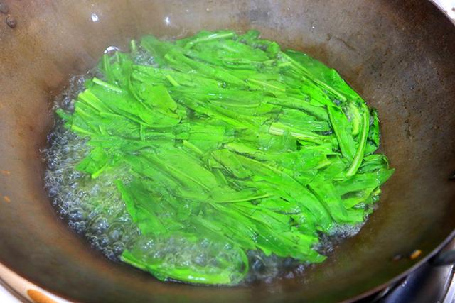 吃什么补钙最快最好，孕妇吃什么补钙最快最好（全家老小的钙都补足了）