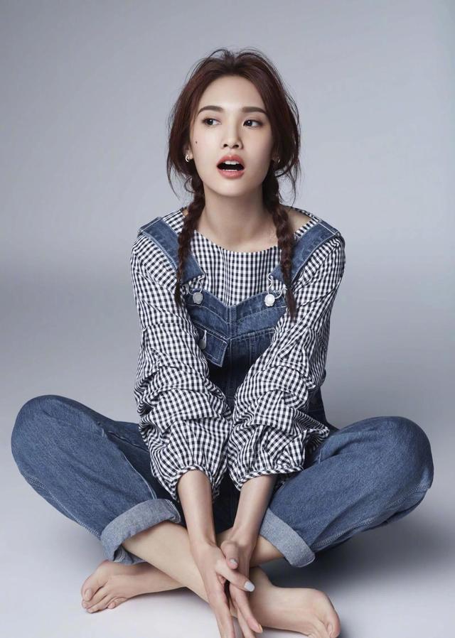 蒙面唱将猜猜猜杨丞琳杨丞琳蒙面唱将哪一季杨丞琳发文为刘娇妮打call