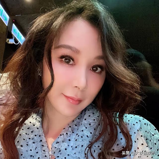 8对经典荧幕情侣再同框，美人还是那些美人，少年已成胖大叔？