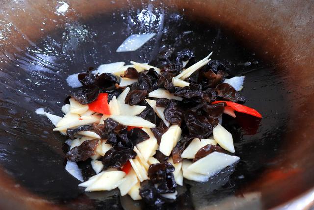 冬季女性养生食谱，冬季女性养生食谱有哪些（建议大家冬天多吃5样）