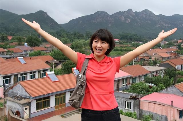 “二人转女王”闫学晶：两段婚姻三个孩子，两任丈夫都是二婚