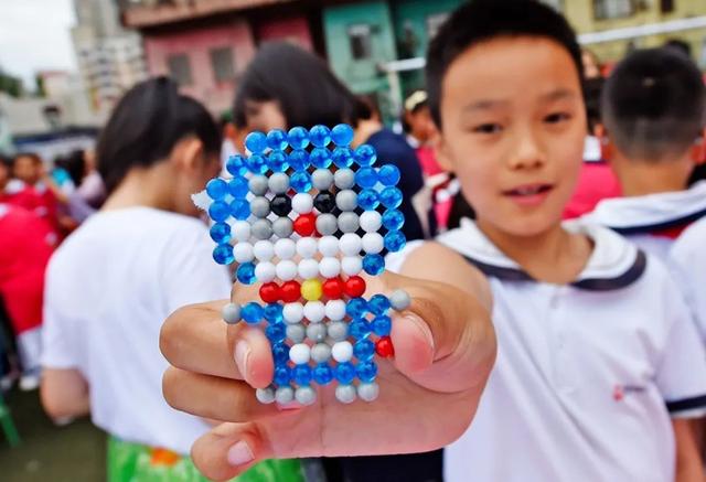 同学会游戏节目最火，同学聚会节目表演大全（明山区东胜小学——寓教于乐）