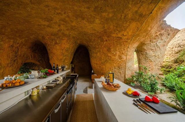 石上纯也的作品有哪些，石上纯也新作：洞穴餐厅与住宅