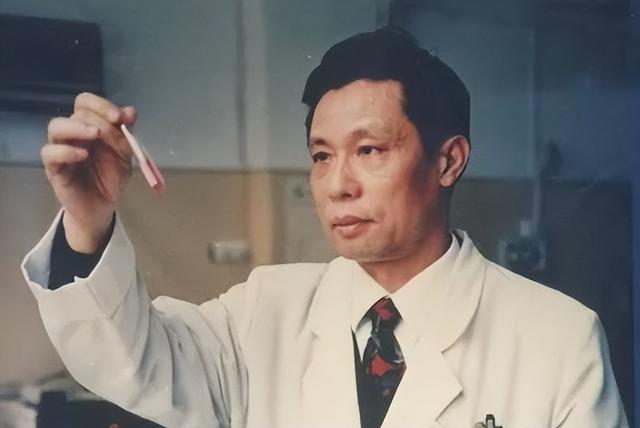 钟南山院士简介，钟南山是谁（中央指示：立刻请钟南山到北京）