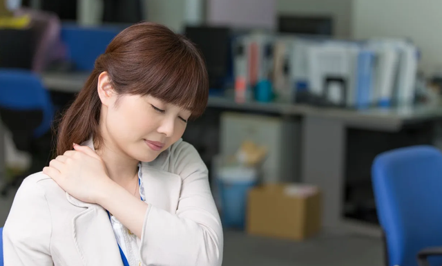 女人吃猪肝有什么好处，猪肝一周吃几次补血（多吃“4红3黑2绿”）