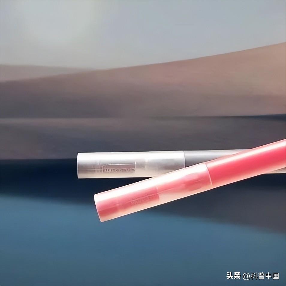 前置摄像头模糊(苹果14前置摄像头模糊怎么回事)