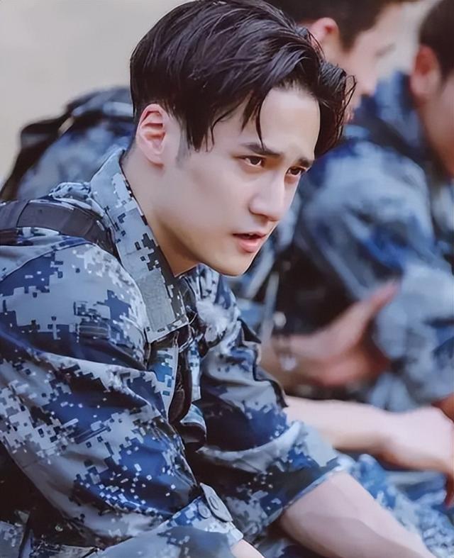 蒋劲夫家暴的来龙去脉，终于为他当初的粗暴行为