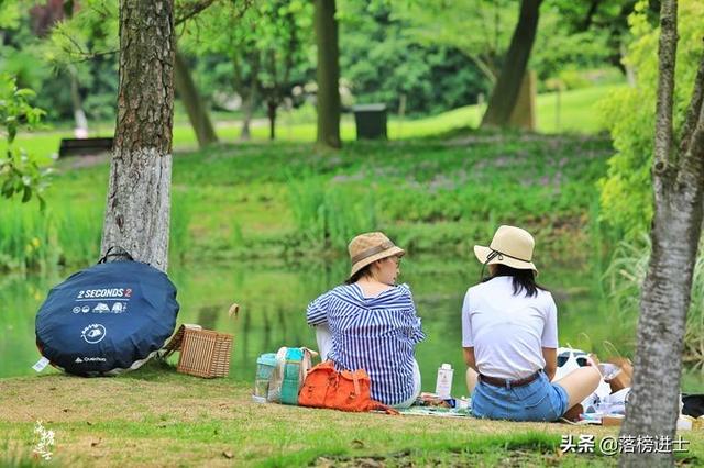 中国适合情侣旅游的地方，中国哪个城市适合情侣旅游（国内八处适合闺蜜旅行的地方）