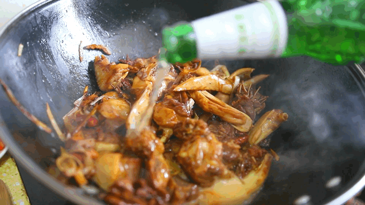 鸭子吃什么东西作为食物，吃鸭子和什么食物相克（中国人，怎么这么会吃鸭）