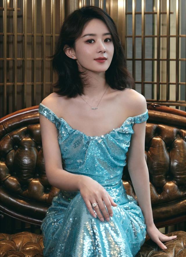 赵丽颖最近消息，有翡赵丽颖最新消息（剪短发穿“人鱼姬”礼服）