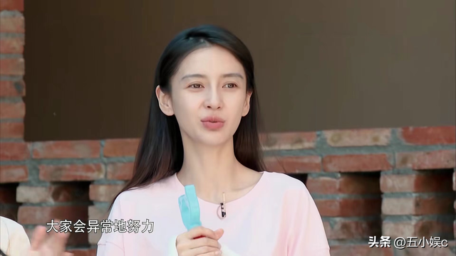 奔跑吧兄弟导演，跑男导演姚译添和兄弟团（《奔跑吧》最后一期导演被兄弟团集体喷水）
