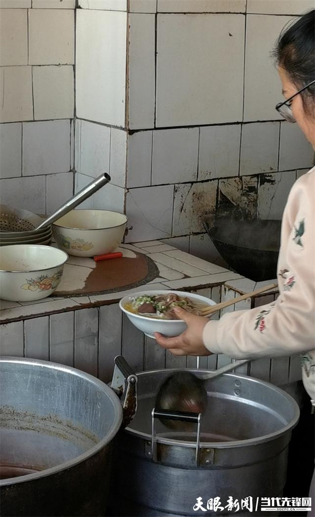 吃鹅油的好处和坏处，吃鹅油对身体好吗（凯里鹅肉粉，好吃又健康）