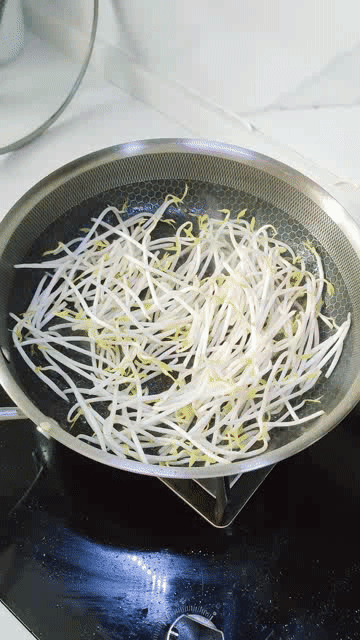 康巴赫炒锅怎么样，德国康巴赫炒锅怎么样（康巴赫第五代抗菌煎锅真的不粘锅）