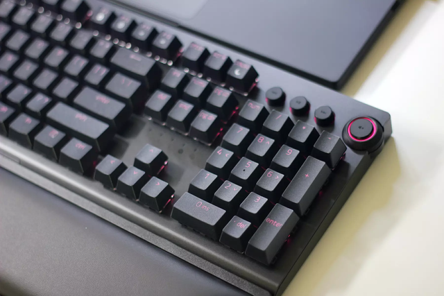 2022无线游戏键盘推荐，玩过上百把键盘后