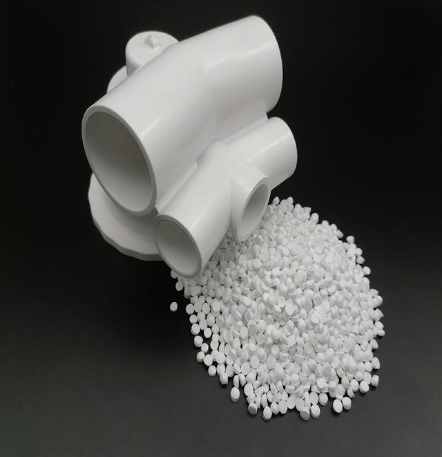 软pvc材料和硬PVC的区别是什么，硬质pvc和软质pvc（常用的PVC管分类有哪些）