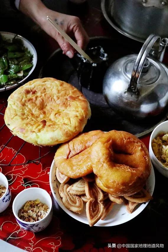 担担面的来历，担担面的来历25个字（臊面、呱呱、糊锅、牛肉面...甘肃人的早餐到底多瓷实）