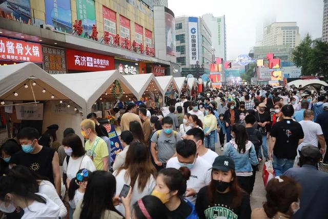 天津比较有名的小吃街，熟悉的天津街，回来了