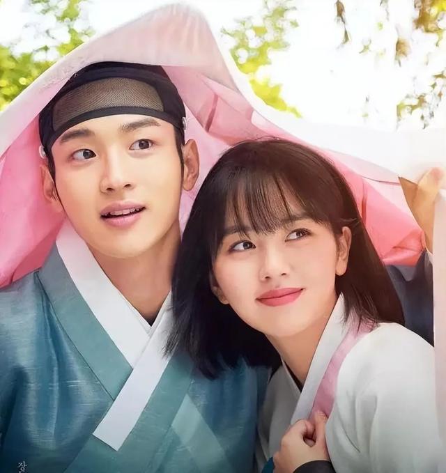 韩国最美十位女星，2023年韩国最美的10大女星
