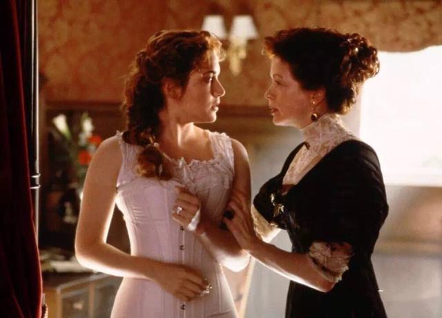 泰坦尼克号杰克，泰坦尼克号杰克为露丝作画（杰克最后的话语是预言还是抱歉）