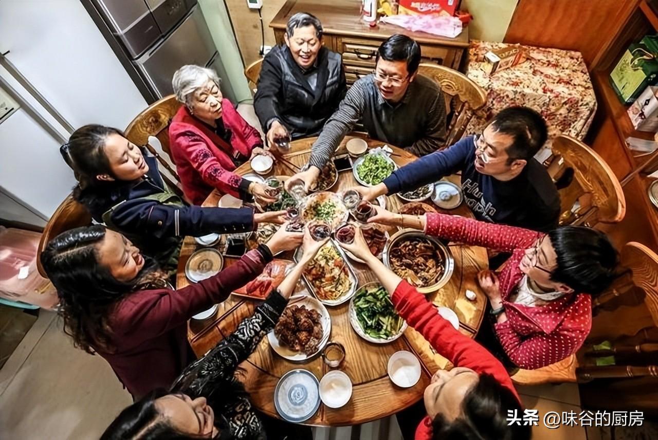 春节吃什么菜有什么寓意，五道中国过年吃的食物