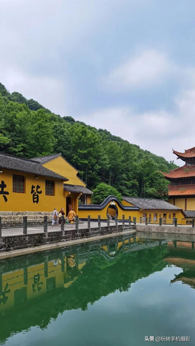 ins黑色系列意境背景图，ins高级质感背景图黑色（糟糕的背景是如何毁掉一张人像摄影作品的）