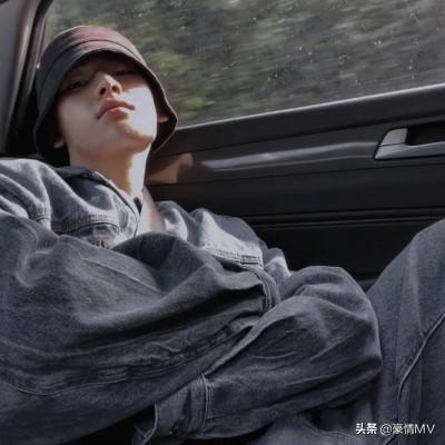 qq头像男生带字超拽，qq头像带字的男生（精选魅力十足的男生头像）