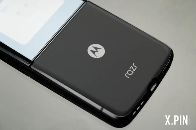 屏幕没坏但屏幕滑不动，vivo手机屏幕没坏但屏幕滑不动（只要5999元的moto刀锋折叠屏）