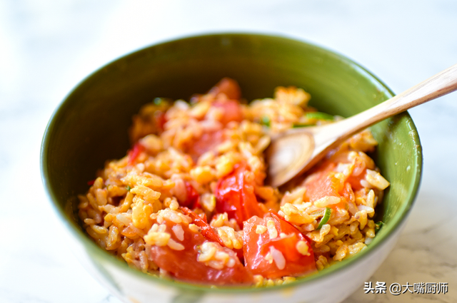 西红柿炒鸡蛋的制作步骤，制作西红柿炒鸡蛋需要的步骤（吃了30年的西红柿炒蛋）