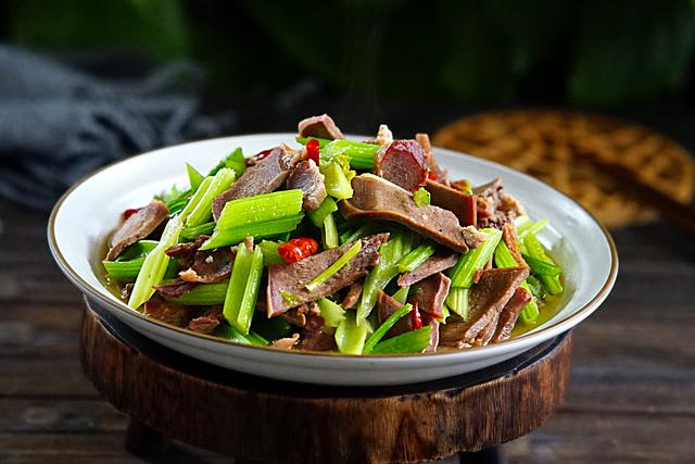 银鱼干泡发诀窍，银鱼干的泡发方法（这5道家常菜金不换）