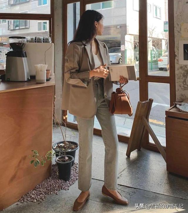 浅口鞋走路掉的小妙招有什么，穿浅口皮鞋掉鞋怎么办（春夏建议多穿这双“浅口鞋”）