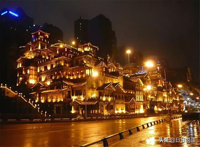 洪崖洞简介，洪崖洞夜景描写（为啥还吸引了众多游客）