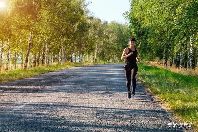 女人运动出汗的好处，女人运动出汗的好处跑步可以改变心态吗（跑步时出汗多太讨厌）