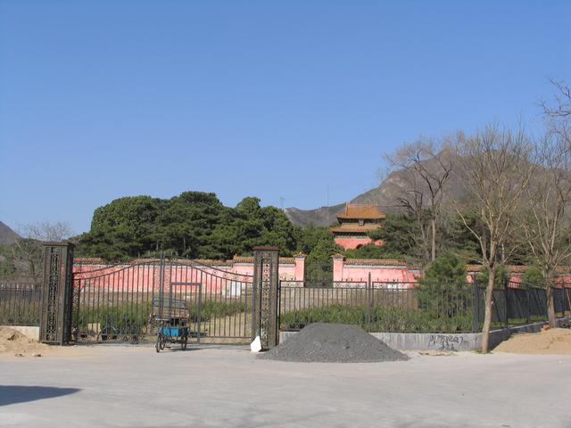 十三陵是谁的墓地，十三陵是谁的墓地被挖了（探访十三陵景陵——宣德皇帝陵）