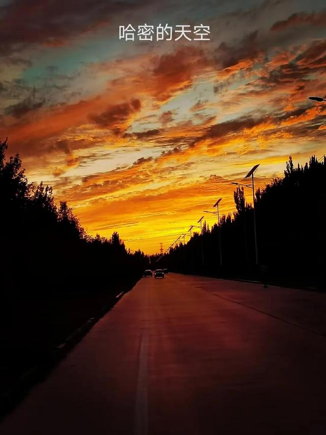 苍山如海 残阳如血，如何理解苍山如海残阳如血（毛主席说他最喜欢“苍山如海）