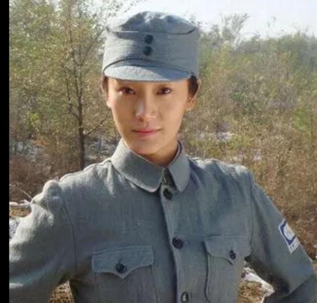 雪豹萧雅扮演者，雪豹萧雅扮演者是谁（12年后再看《雪豹》）