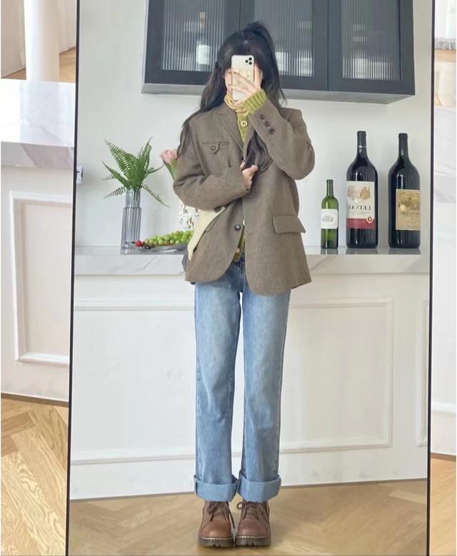 蓝色配什么颜色比较好看，天蓝色配什么颜色好看（蓝色搭配这6个颜色）