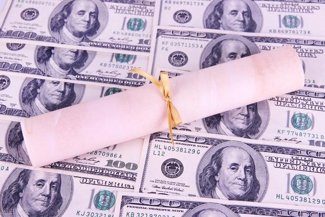 自考大专需要花多少钱，初中文凭自考大专学历需要多少钱（你知道全日制大专和自考大专的差别吗）