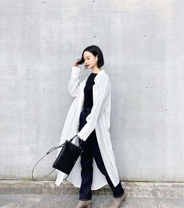 女生极简风穿搭图片，什么是极简风穿搭（让你轻松提升品位）